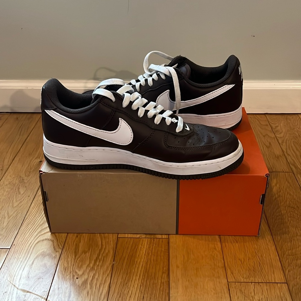1 low retro qs chocolate white Men 10.5 used gently original box